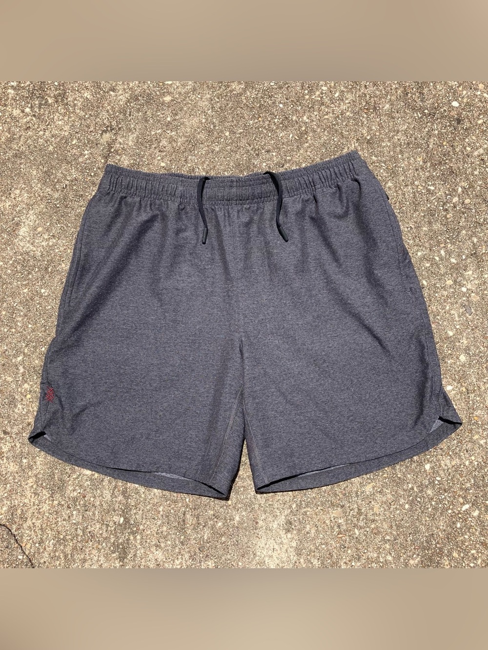 Rhone Shorts Mens Medium Gray Athletic Performance Training Running 7" Inseam